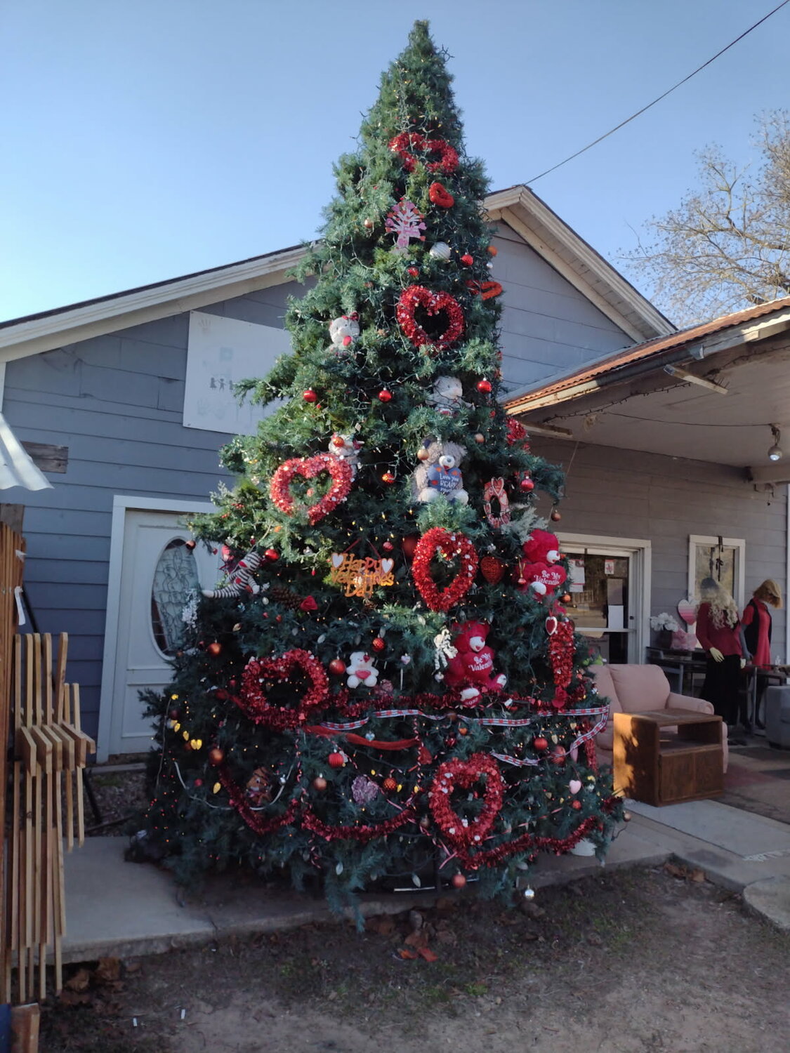 The Valentine's Day tree outside the Impact Center Resale Store.
